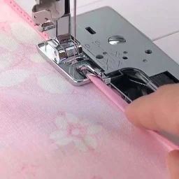Singer Rolled Hem Foot - 1/8"